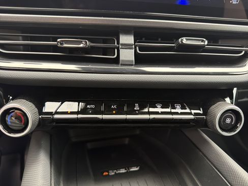 New 2026 Chevrolet Equinox EV RS image 30