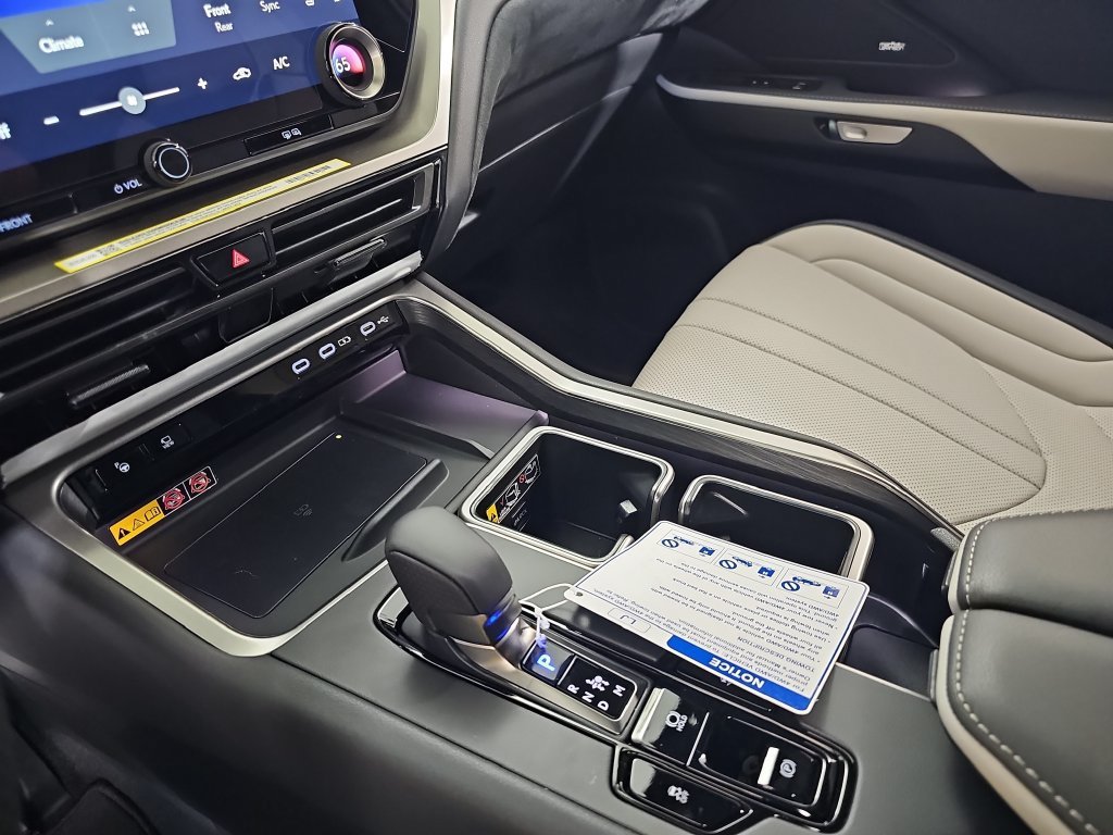 New 2026 Lexus TX 500h AWD image 24