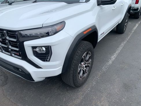 Used 2023 GMC Canyon AT4 image 2