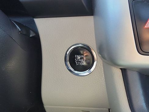 Used 2018 Toyota Highlander Limited image 35