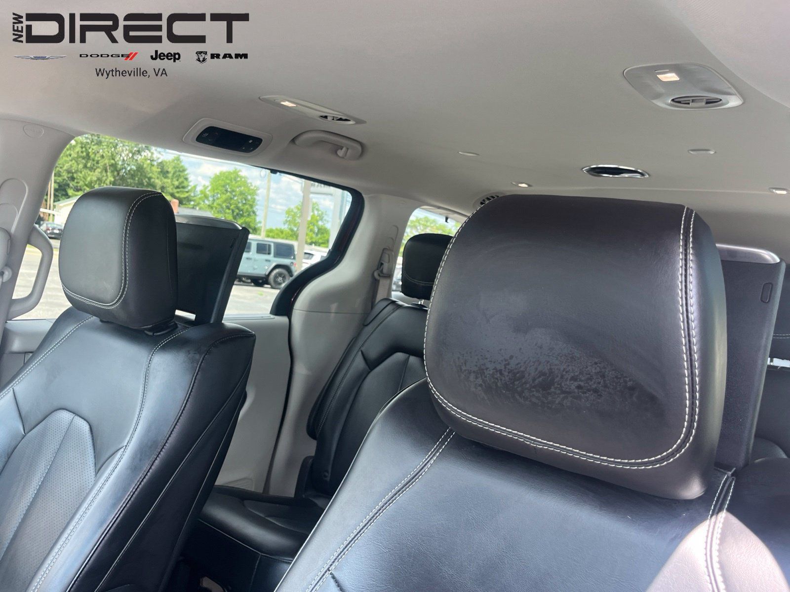 Used 2023 Chrysler Pacifica Touring-L w/ Uconnect Theater Family Group AWD/4WD image 15