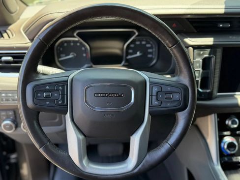 Used 2021 GMC Yukon Denali w/ Denali Premium Package AWD/4WD image 13