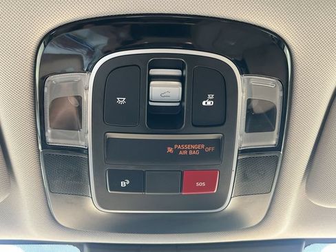 Certified 2025 Hyundai Sonata Limited FWD image 32