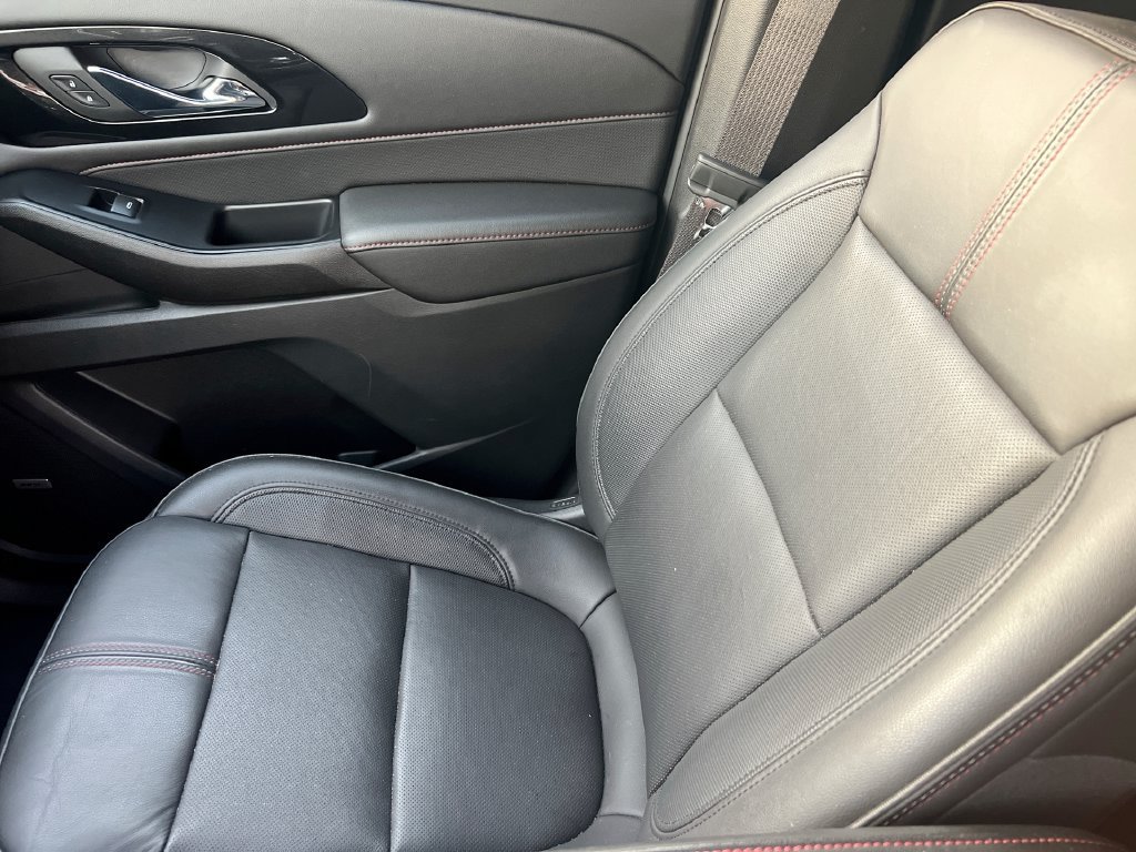 Used 2023 Chevrolet Traverse RS AWD/4WD image 30