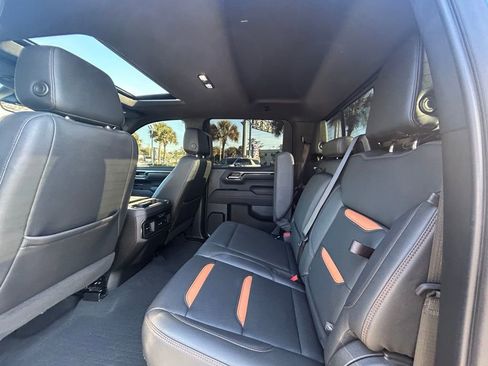 Used 2023 GMC Sierra 1500 AT4 w/ AT4 Premium Package AWD/4WD image 14