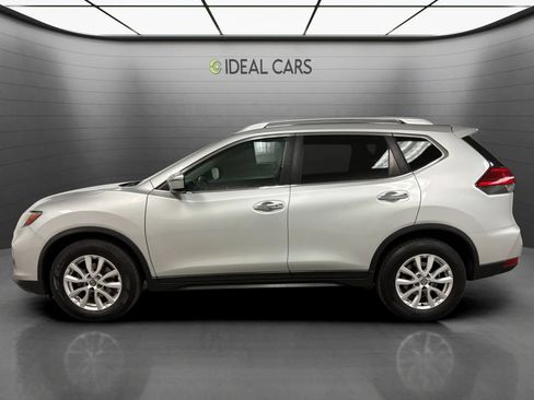 Used 2017 Nissan Rogue SV FWD image 2