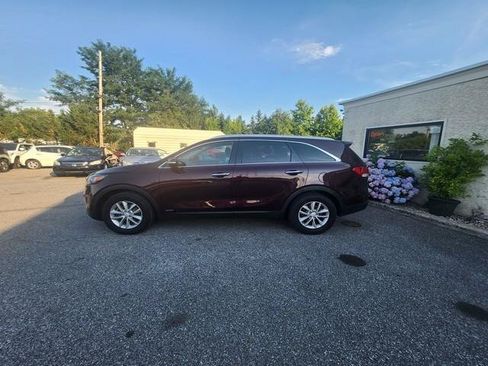 Used 2018 Kia Sorento AWD image 4
