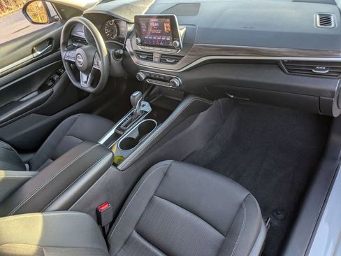 Used 2023 Nissan Altima 2.5 SV image 24