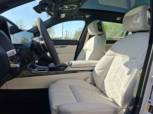 New 2026 BMW i7 xDrive60 w/ Executive Package AWD/4WD image 12