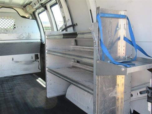 Used 2014 Chevrolet Express 2500 image 9