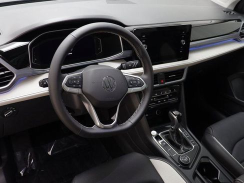 New 2025 Volkswagen Taos SEL image 7