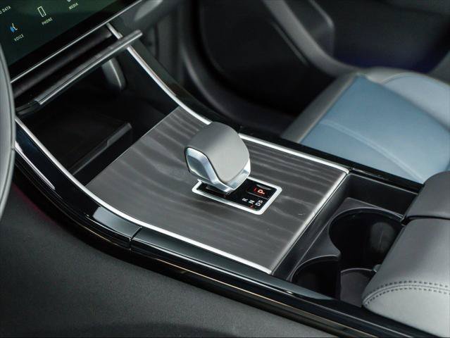 New 2026 Land Rover Range Rover Velar S AWD/4WD image 25