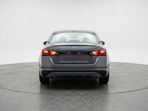Used 2025 Nissan Altima 2.5 SV image 6