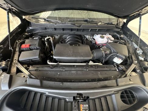 Used 2023 Chevrolet Suburban RST w/ Sport Performance Package AWD/4WD image 31