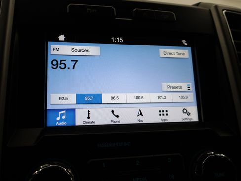 Used 2018 Ford F250 Lariat w/ Chrome Package image 46