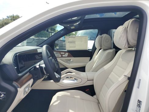 New 2026 Mercedes-Benz GLS 580 4MATIC image 24