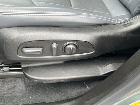 Used 2024 Buick Enclave Essence w/ Experience Buick Package image 21