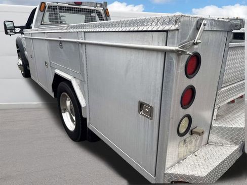 Used 2016 Ford F550 2WD Regular Cab Super Duty image 16