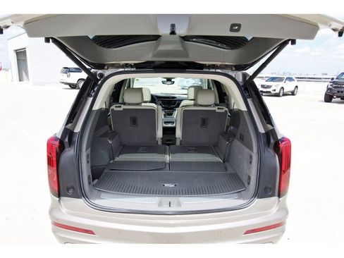 Used 2022 Cadillac XT6 Premium Luxury w/ Technology Package image 30