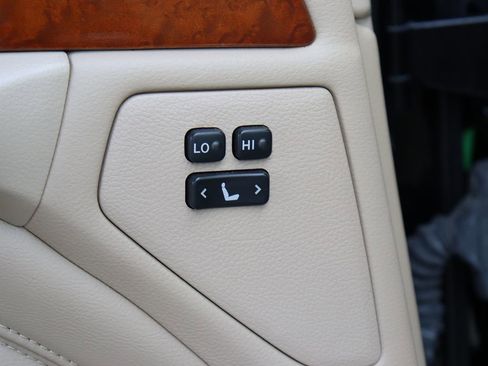 Used 2004 INFINITI Q45 Premium image 50