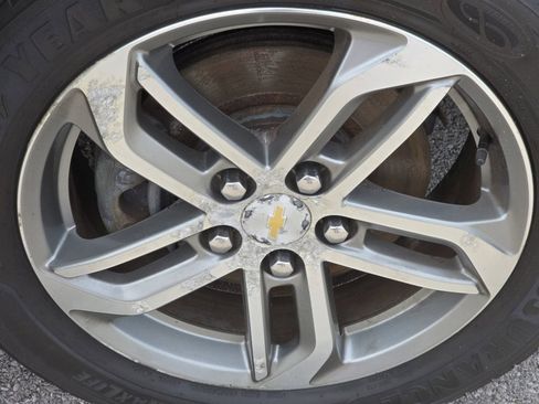 Used 2017 Chevrolet Equinox Premier w/ Enhanced Convenience Package image 3