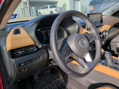 Used 2020 Nissan Sentra SV w/ SV Premium Package image 9