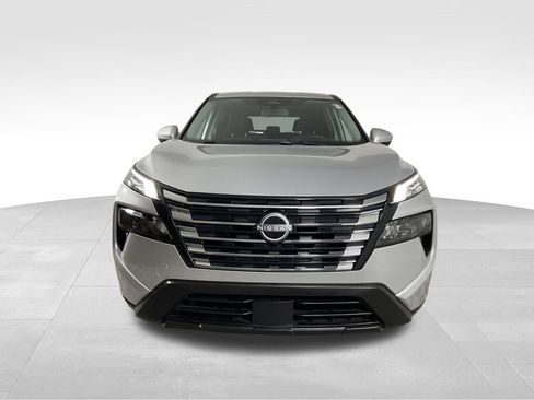 Used 2025 Nissan Rogue SV AWD/4WD image 3
