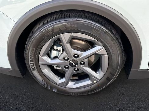 Used 2025 Kia K4 FWD image 28