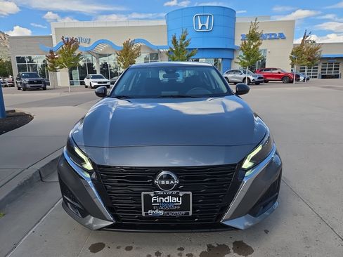 Used 2024 Nissan Altima 2.5 SV FWD image 2