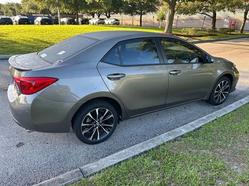 Used 2017 Toyota Corolla SE FWD image 6