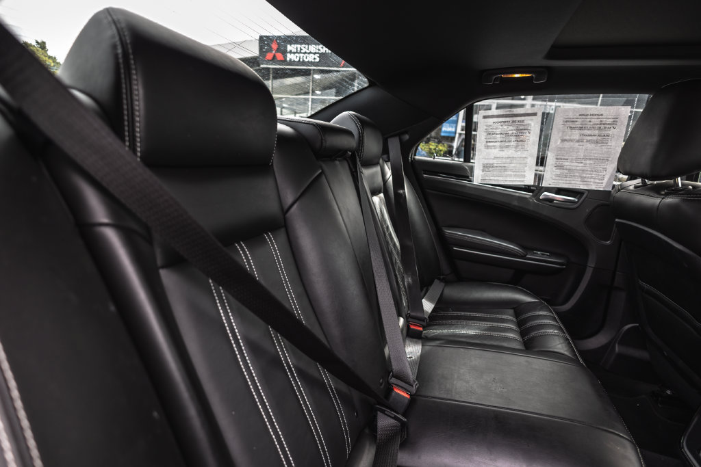Used 2023 Chrysler 300 S RWD image 33