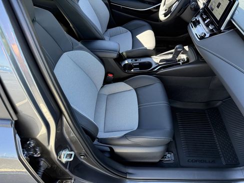 Certified 2025 Toyota Corolla XSE image 40