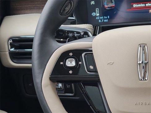 New 2026 Lincoln Corsair Reserve image 32