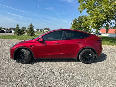 Used 2024 Tesla Model Y Long Range AWD/4WD image 6