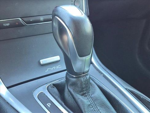 Used 2016 Ford Edge Titanium w/ Technology Package FWD image 8