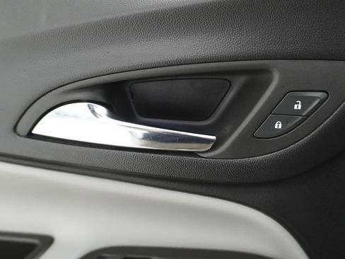Used 2023 Chevrolet Equinox LS w/ Driver Confidence II Package FWD image 14