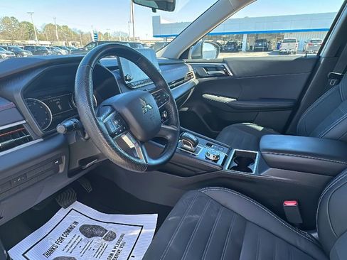 Used 2023 Mitsubishi Outlander SE image 11