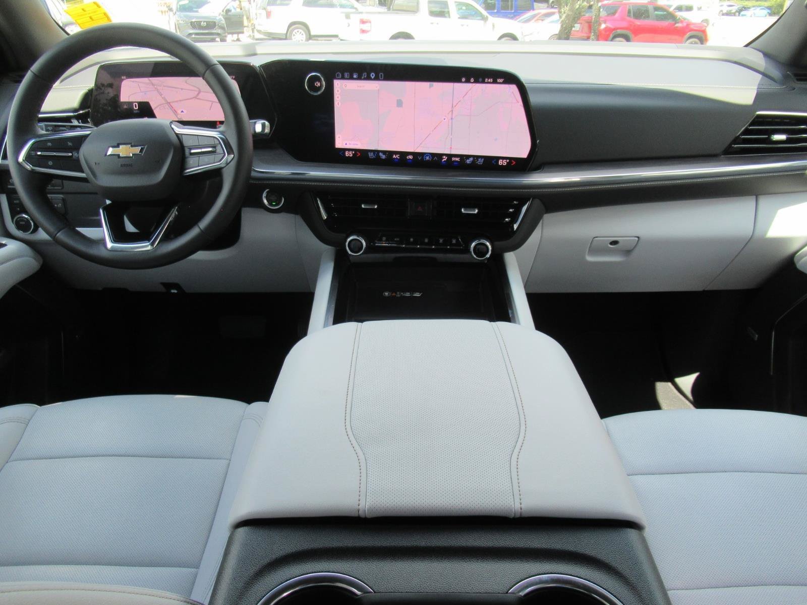 Used 2026 Chevrolet Suburban Premier AWD/4WD image 12
