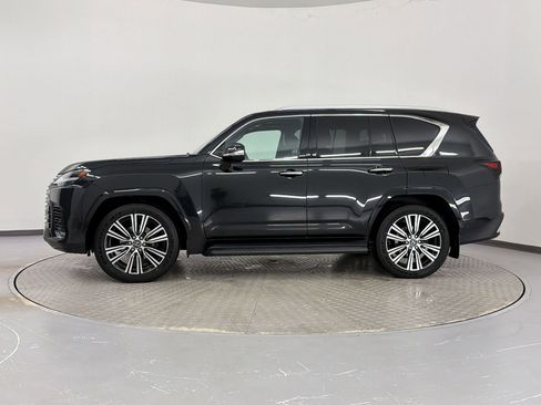 New 2026 Lexus LX 700h Luxury image 2