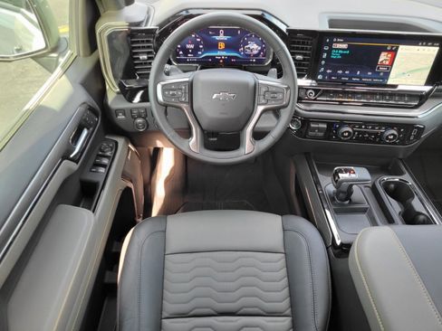 Used 2025 Chevrolet Silverado 1500 ZR2 image 14