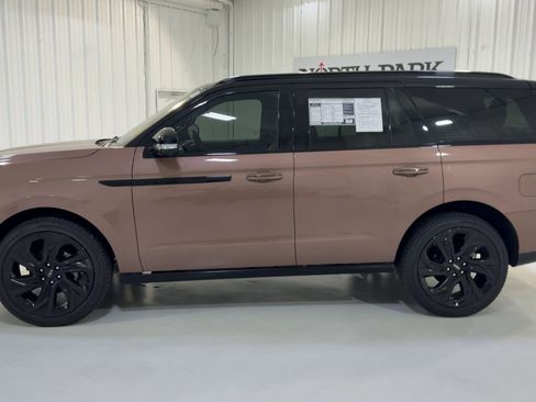 Used 2025 Lincoln Navigator Black Label AWD/4WD image 6
