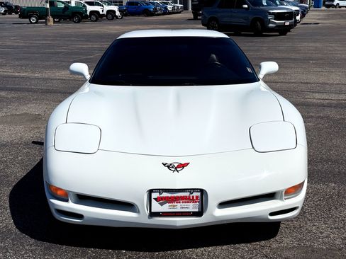 Used 1997 Chevrolet Corvette Coupe w/ Memory Pkg RWD image 9