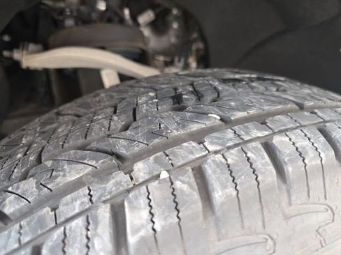 Used 2024 GMC Sierra 1500 SLE w/ Preferred Package image 27