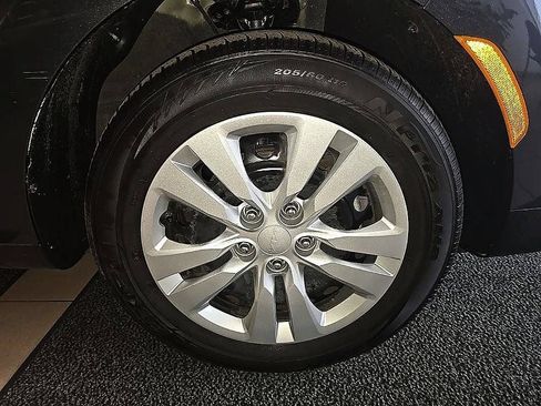 Used 2023 Kia Soul LX FWD image 38