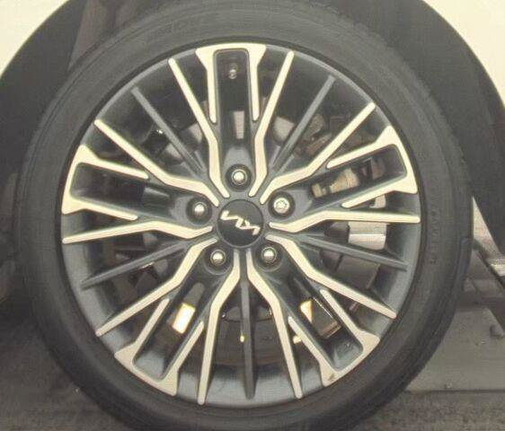 Used 2024 Kia Forte GT-Line w/ GT-Line Premium Package FWD image 8