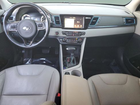 Certified 2017 Kia Niro Touring image 13