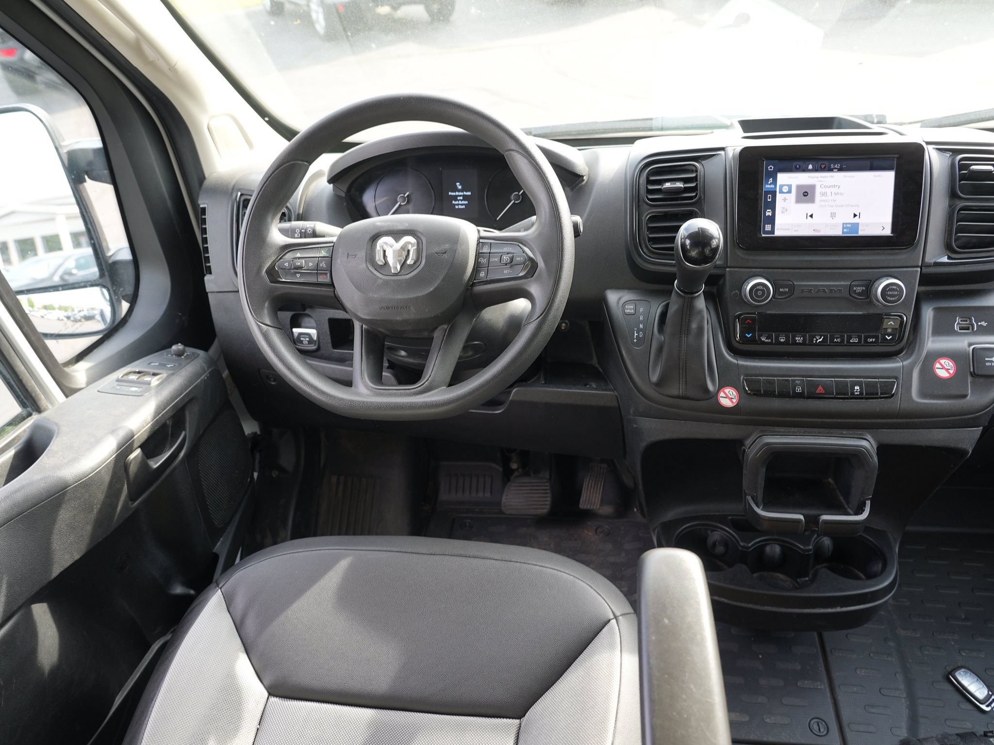 Used 2024 RAM ProMaster 2500 w/ Convenience Group FWD image 24