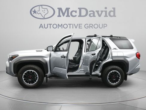 Used 2025 Toyota 4Runner TRD Off-Road Premium w/ Tow Technology Package AWD/4WD image 41