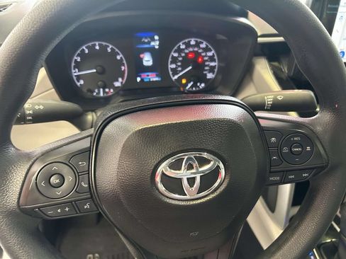 Used 2025 Toyota Corolla Cross L FWD image 18