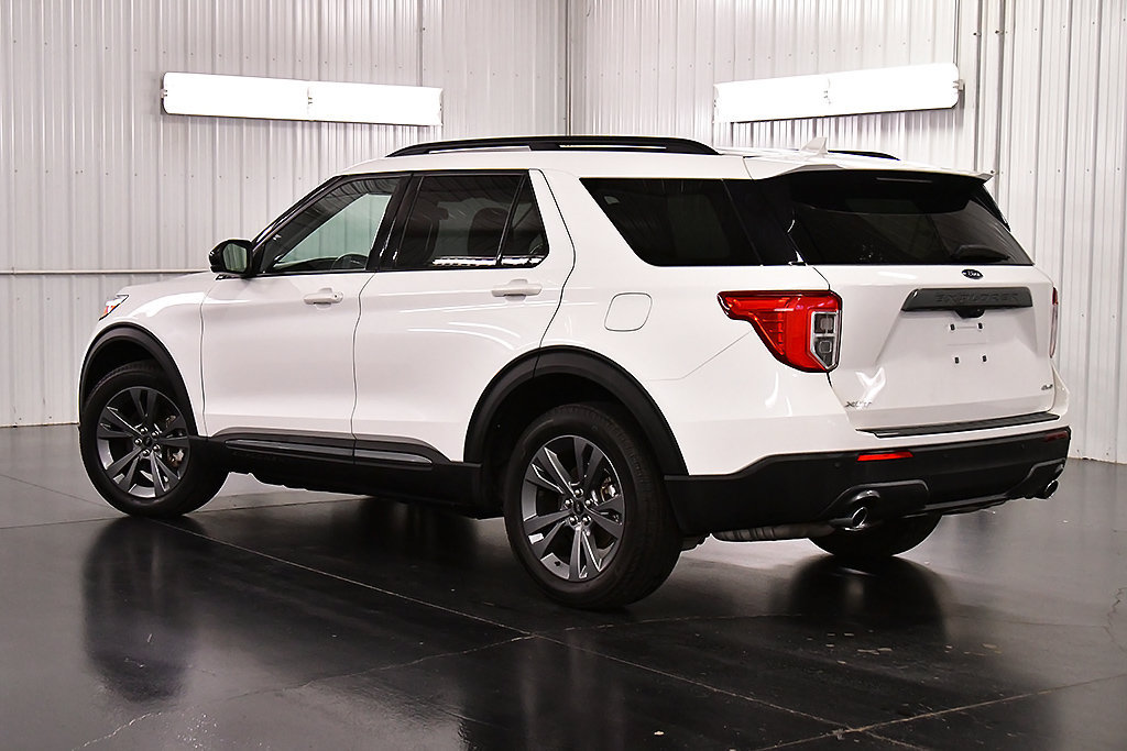 Used 2023 Ford Explorer XLT w/ Equipment Group 202A AWD/4WD image 5